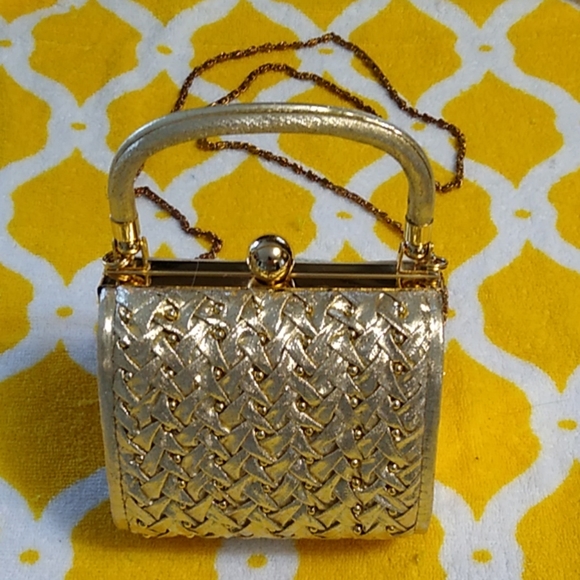 Fred's Int'l Handbags - ❌️FINAL Vintage Fred's Int'l Small Gold  purse